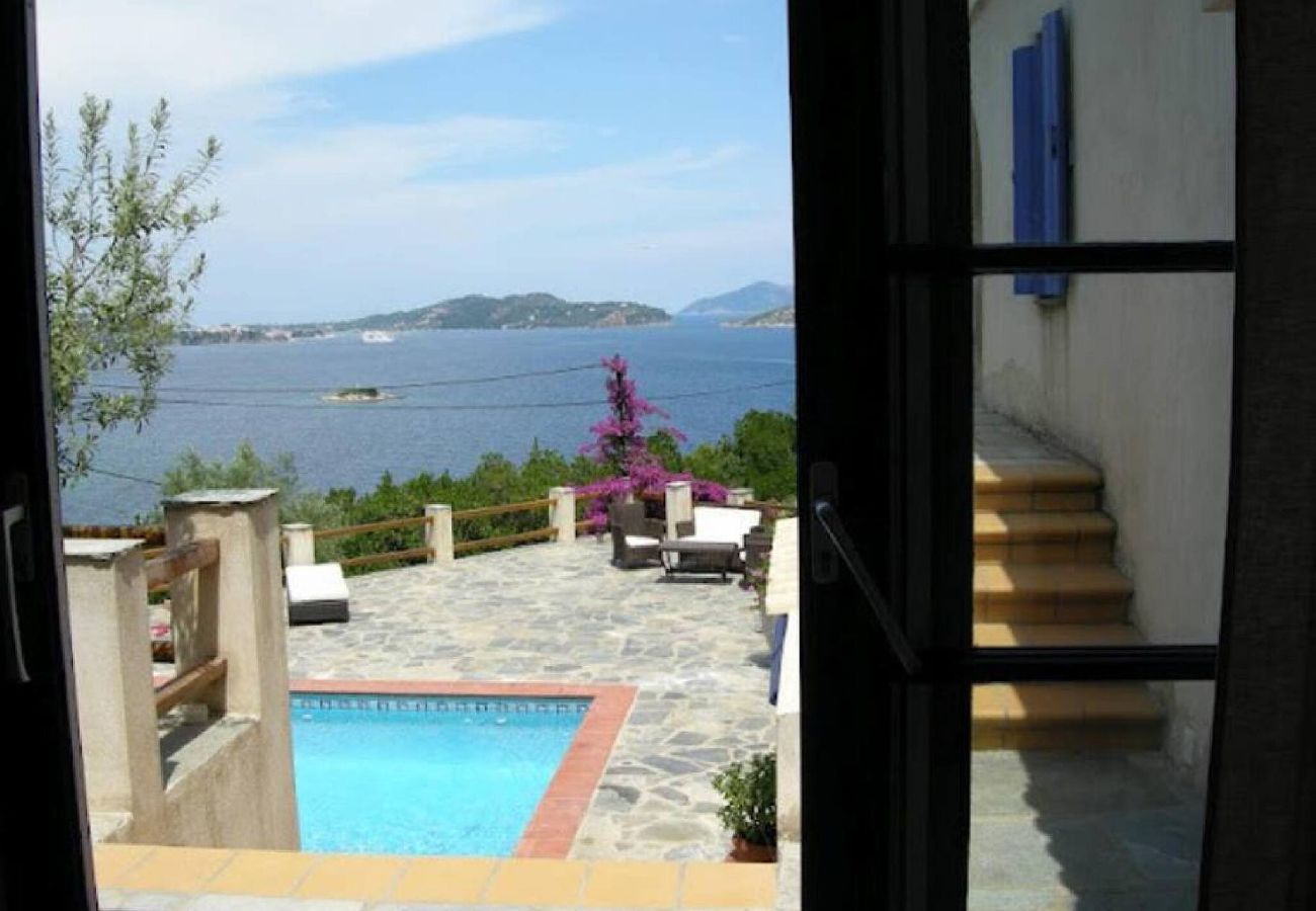Villa in Skiathos - fantastic 4 bedroomed villa with pool and sea view 
