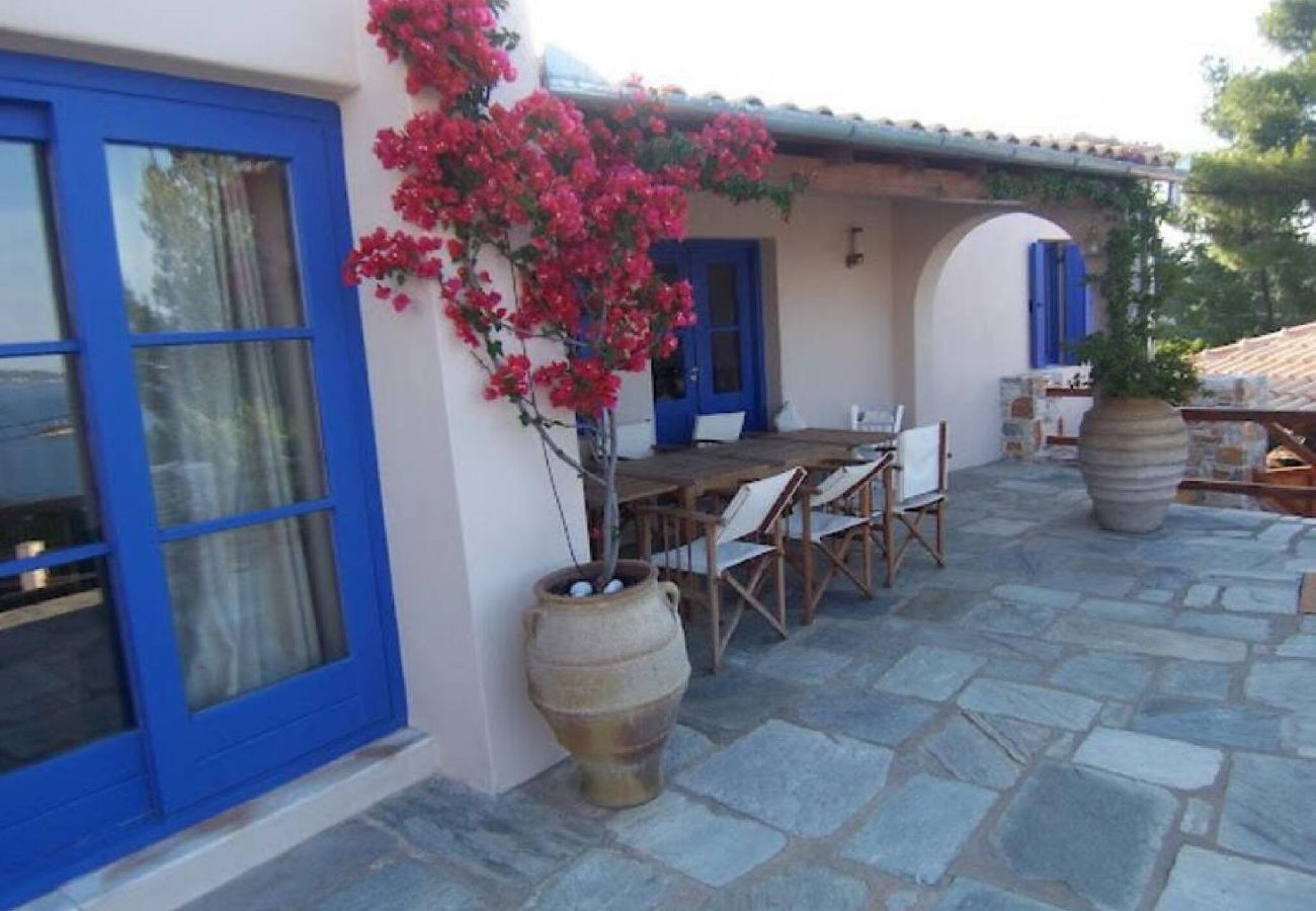 Villa in Skiathos - fantastic 4 bedroomed villa with pool and sea view 