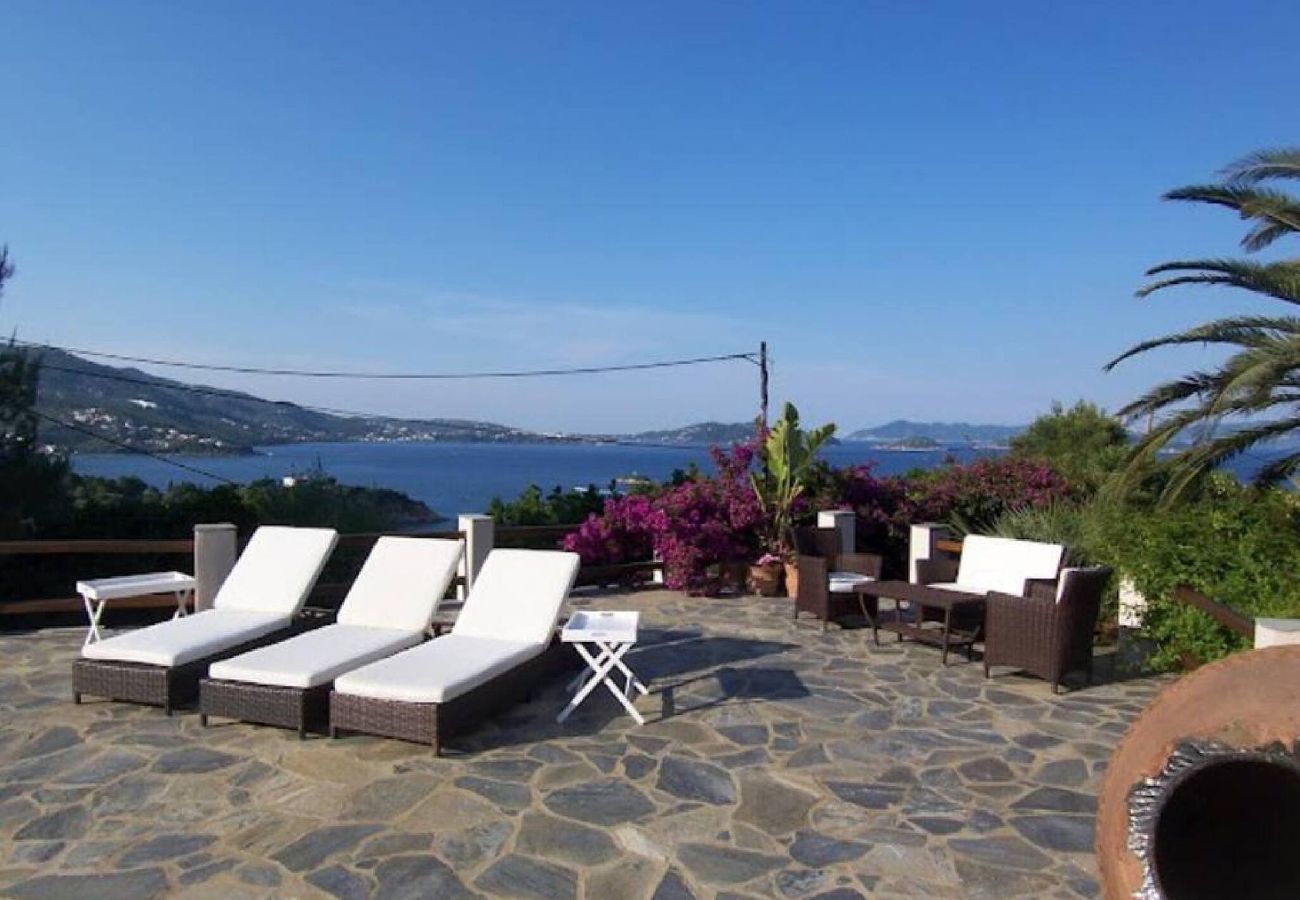 Villa in Skiathos - fantastic 4 bedroomed villa with pool and sea view 