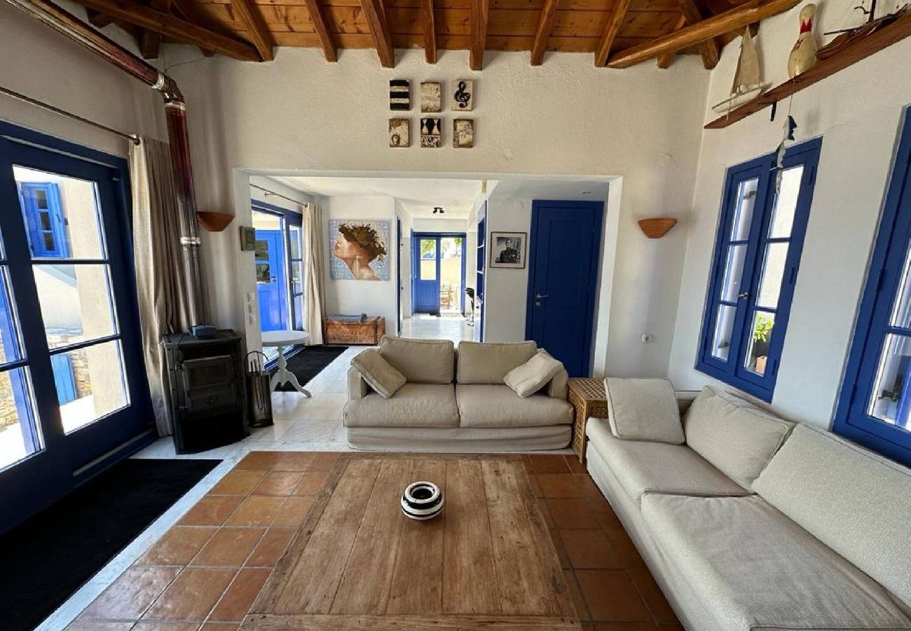 Villa in Skiathos - fantastic 4 bedroomed villa with pool and sea view 