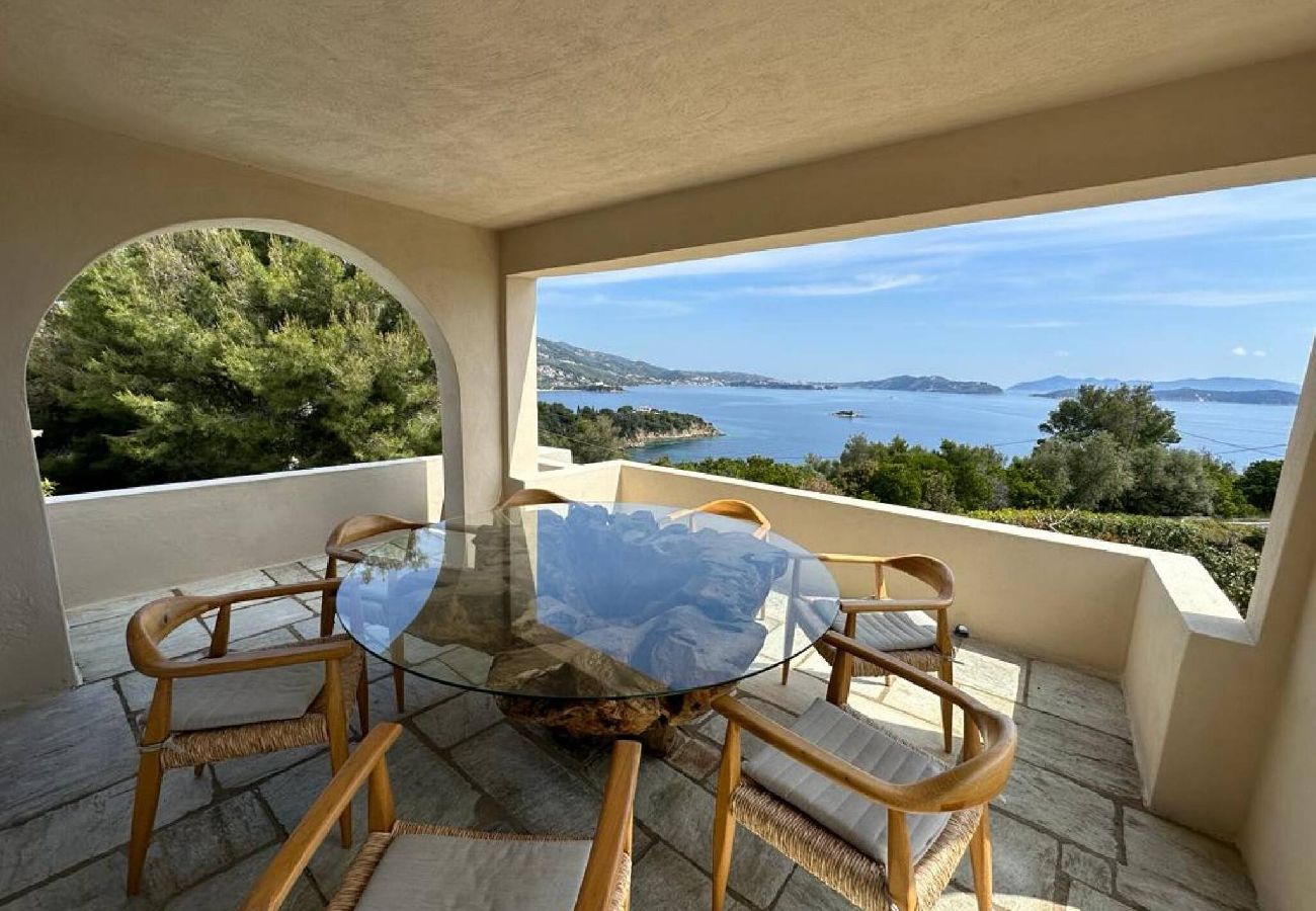 Villa in Skiathos - fantastic 4 bedroomed villa with pool and sea view 