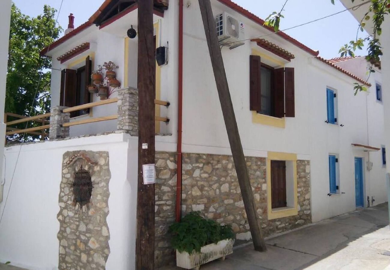 House in Skiathos - Plakes view    traditional house with dream views 