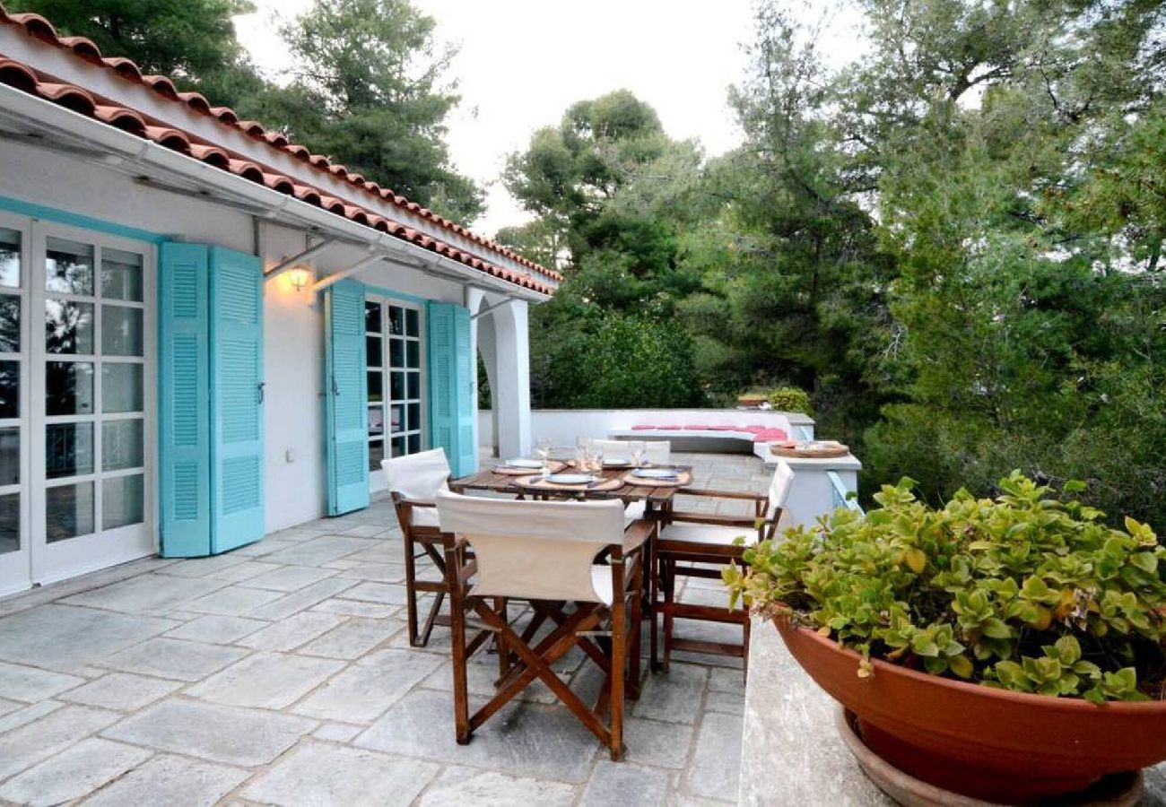 Villa in Skiathos - SuperNova, glorious villa for 10 near beach 
