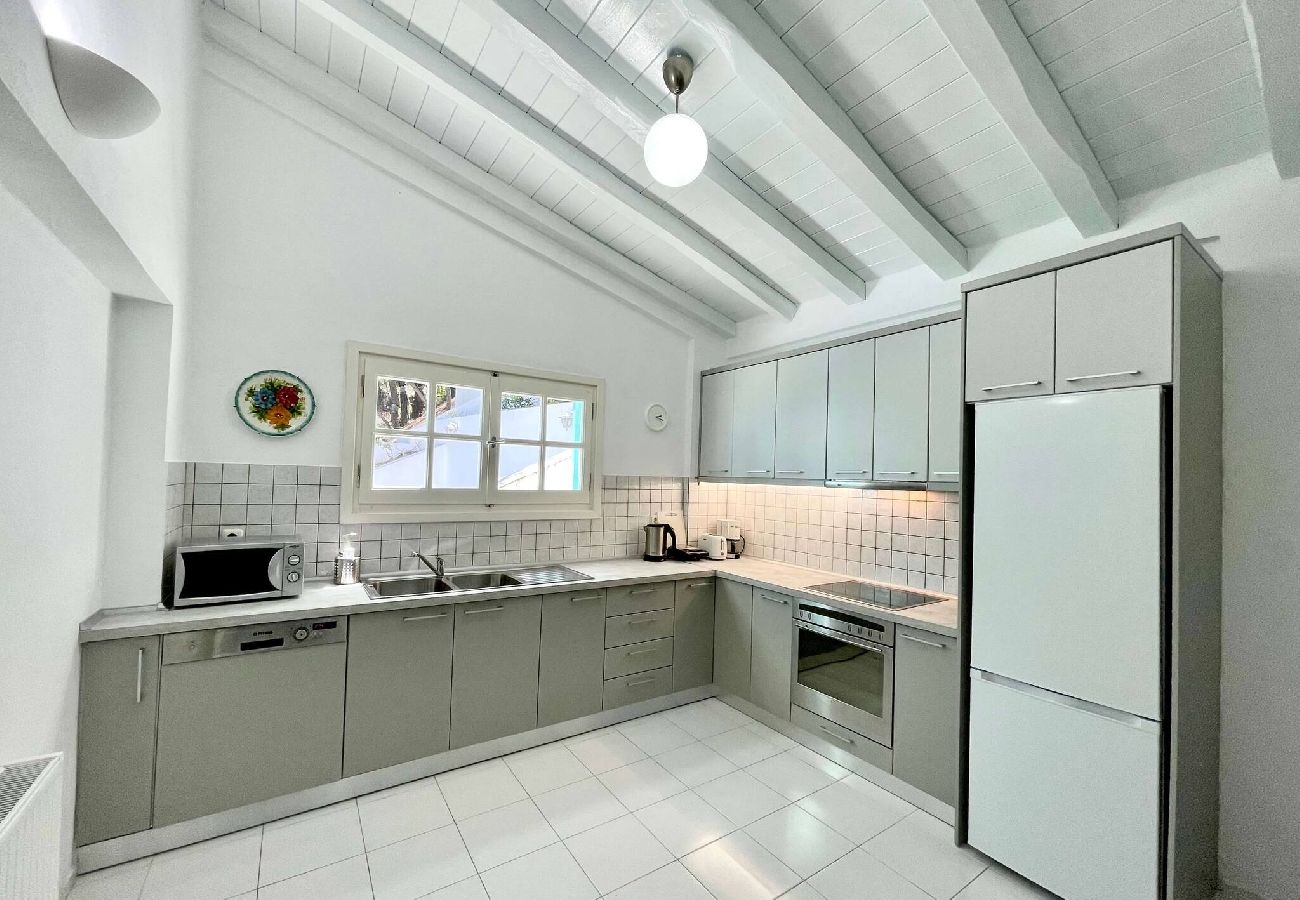 Villa in Skiathos - SuperNova, glorious villa for 10 near beach 