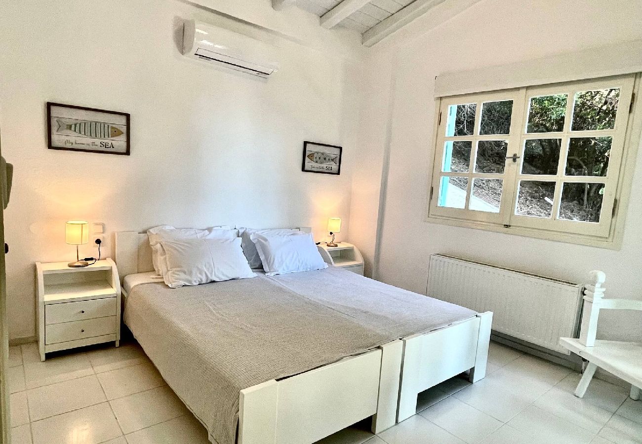 Villa in Skiathos - SuperNova, glorious villa for 10 near beach 