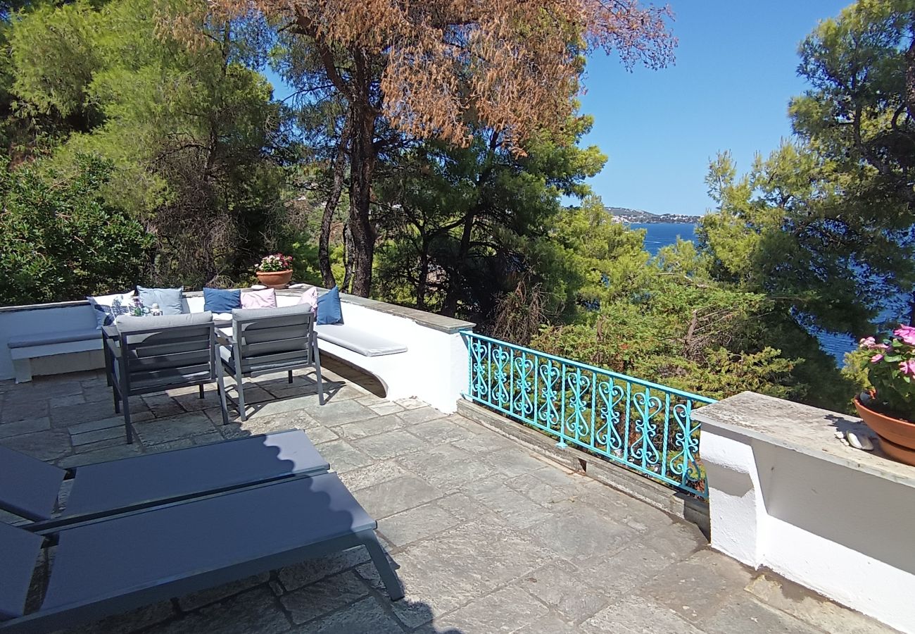 Villa in Skiathos - SuperNova, glorious villa for 10 near beach 