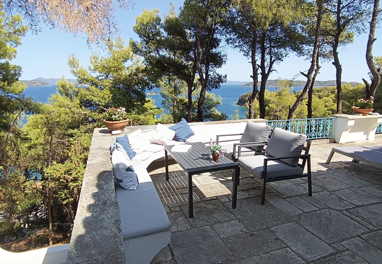 Villa in Skiathos - SuperNova, glorious villa for 10 near beach 