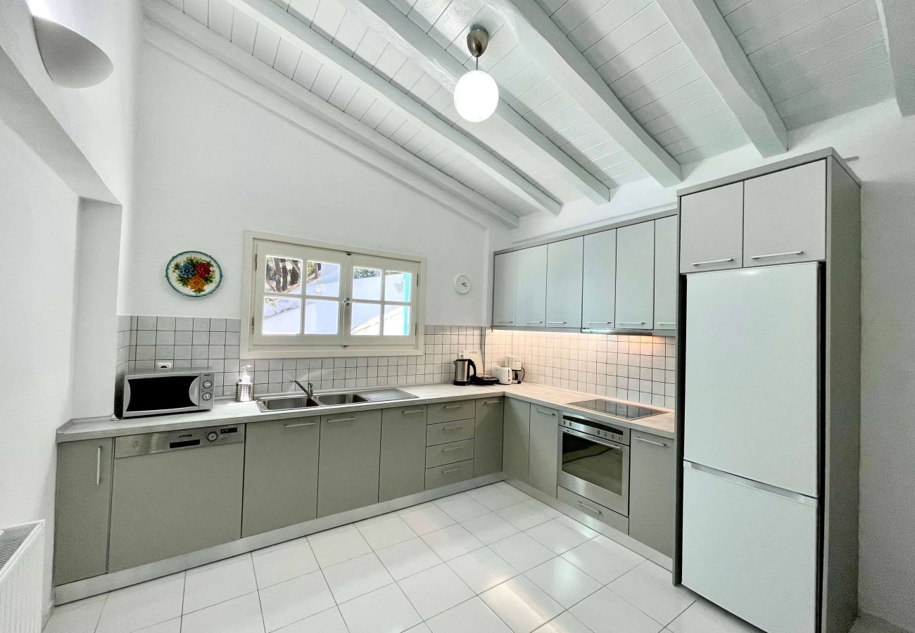 Villa in Skiathos - SuperNova, glorious villa for 10 near beach 