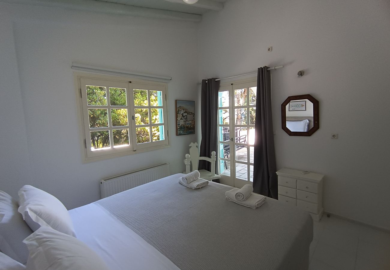 Villa in Skiathos - SuperNova, glorious villa for 10 near beach 