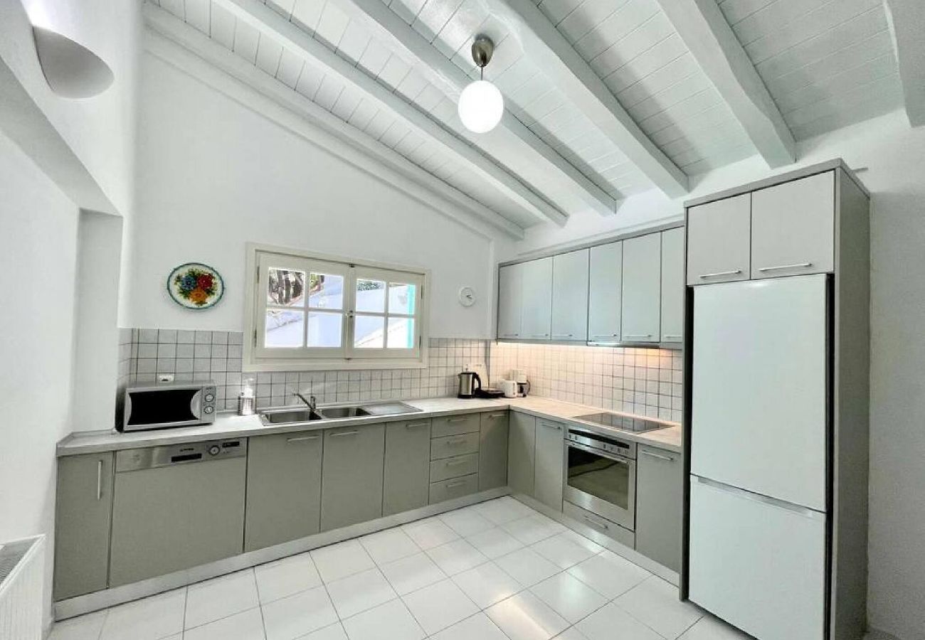 Villa in Skiathos - Villa Nova 1  for six under the trees of Kanapitsa with sea views