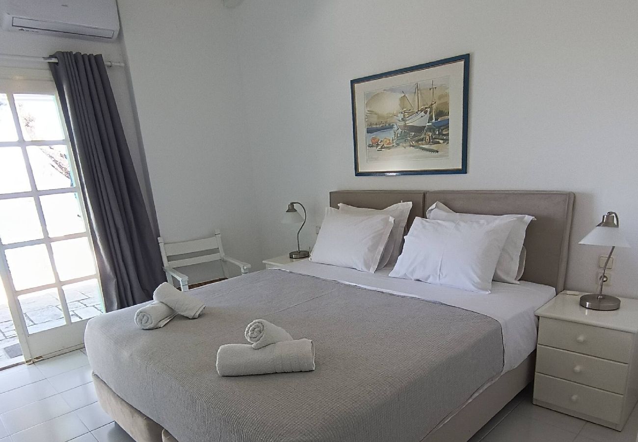 Villa in Skiathos - Villa Nova 1  for six under the trees of Kanapitsa with sea views