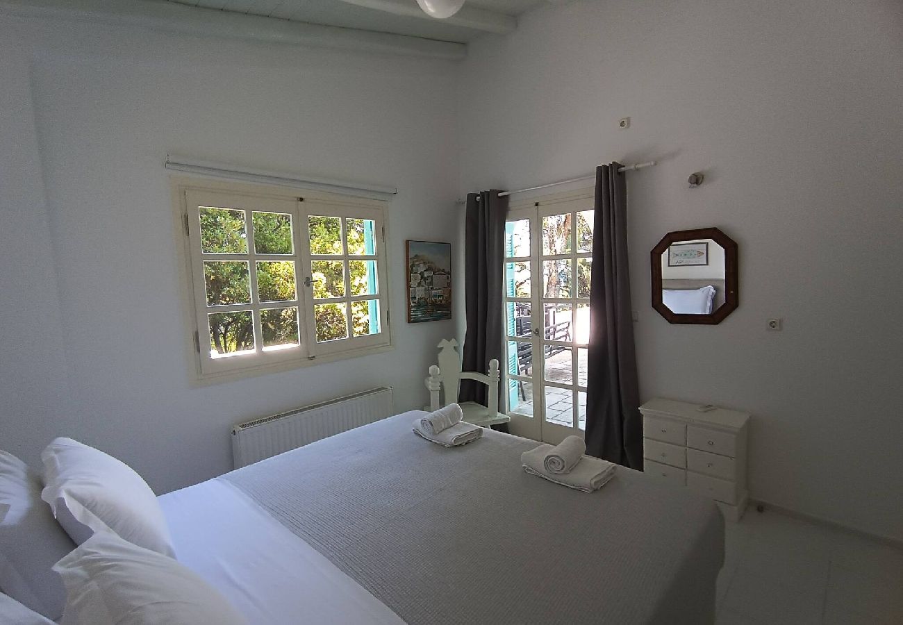 Villa in Skiathos - Villa Nova 1  for six under the trees of Kanapitsa with sea views