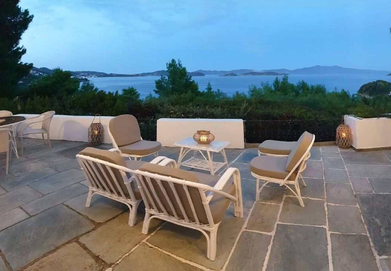 Villa in Skiathos - Villa Kochili  sea views and space for 6 guests 