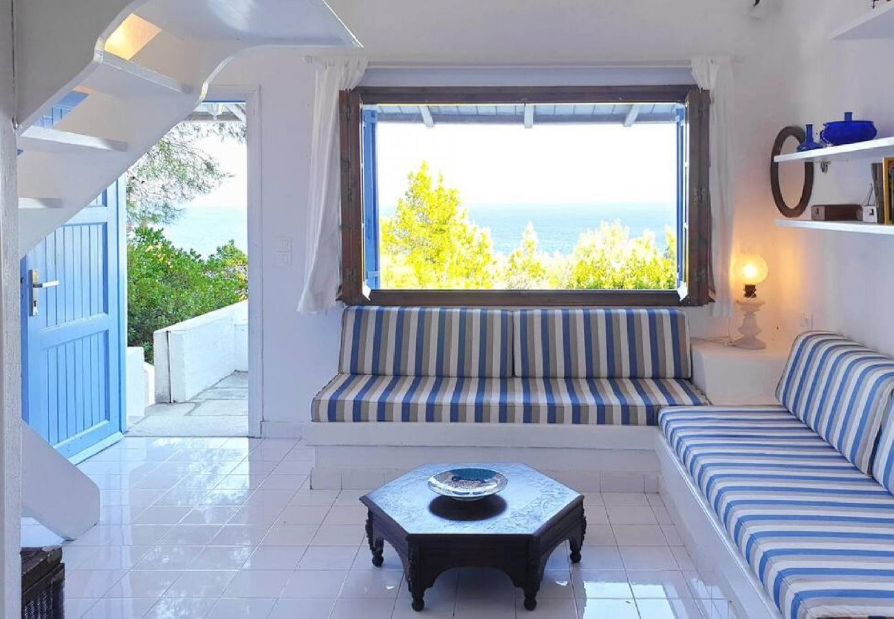 Villa in Skiathos - Villa Kochili  sea views and space for 6 guests 