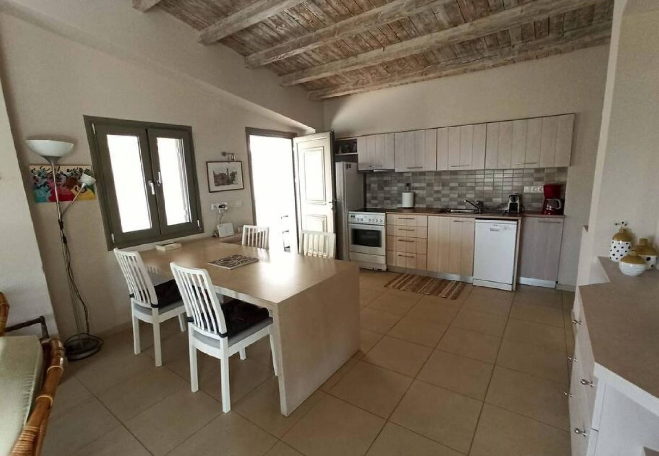 House in Skiathos - Eleni s Seaside house for 4  easy beach access 