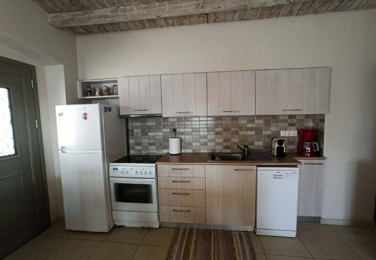 House in Skiathos - Eleni s Seaside house for 4  easy beach access 