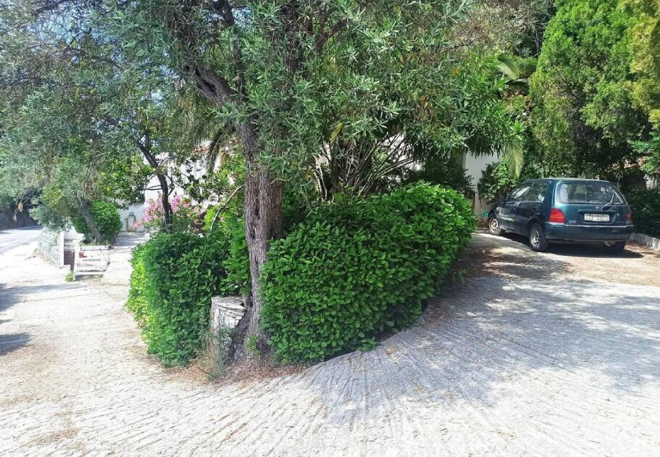 House in Skiathos - Eleni s Seaside house for 4  easy beach access 