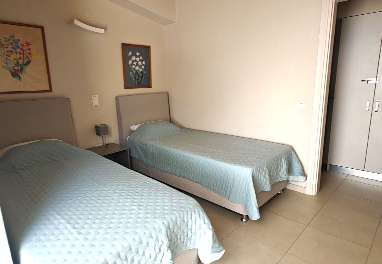House in Skiathos - Eleni s Seaside house for 4  easy beach access 