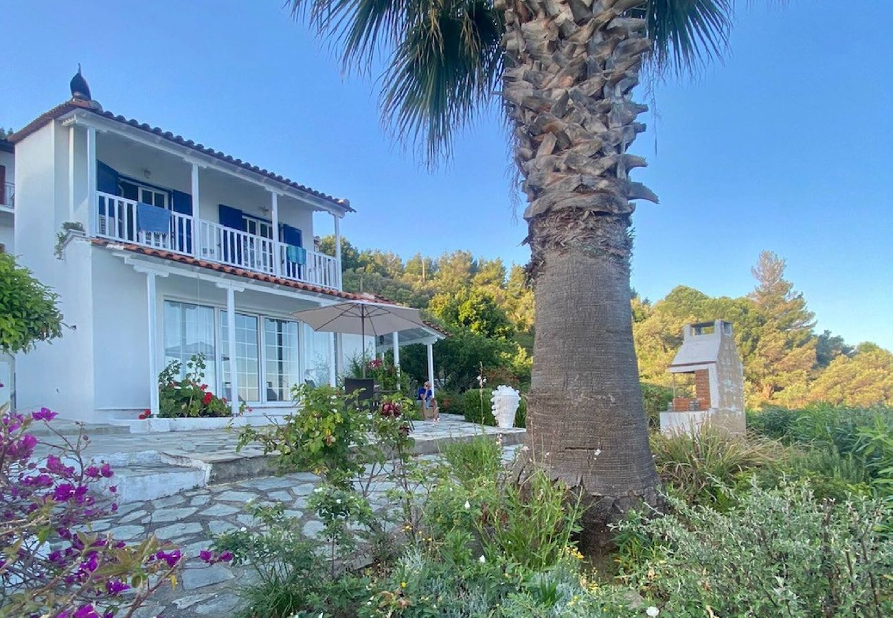 Villa in Skiathos - Lovely villa for 6 with stunning sea views 