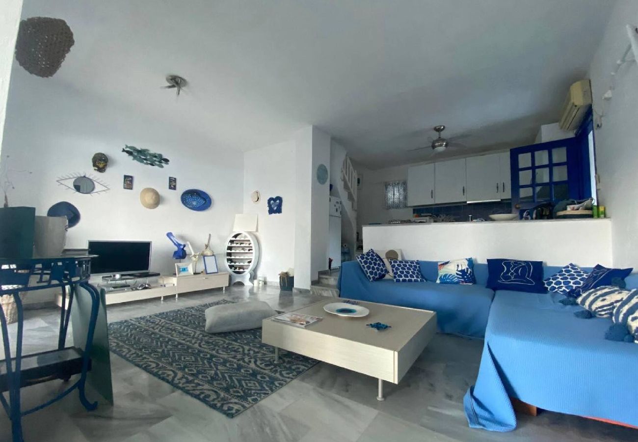 Villa in Skiathos - Lovely villa for 6 with stunning sea views 
