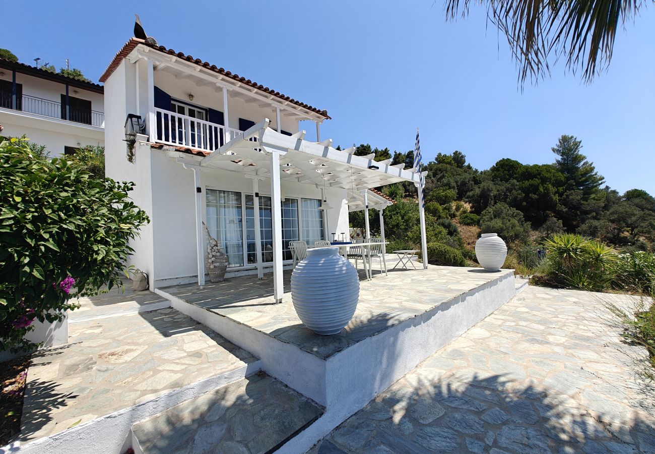 Villa in Skiathos - Lovely villa for 6 with stunning sea views 