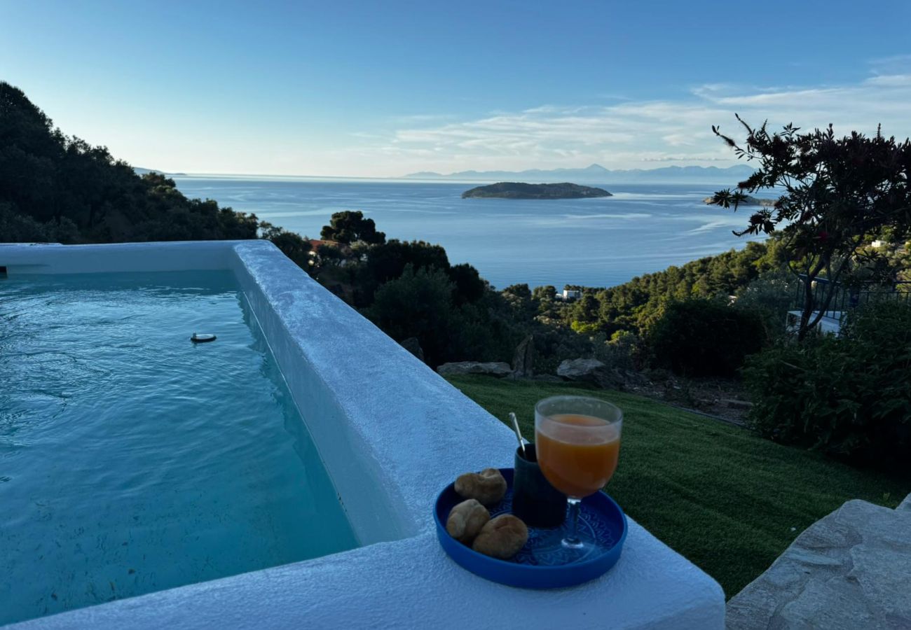 Villa in Skiathos - Lovely villa for 6 with stunning sea views 