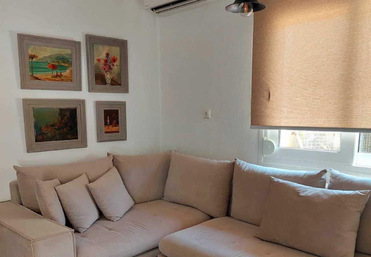 Apartment in Skiathos - Maya 1, Stylish apartment near town and port 