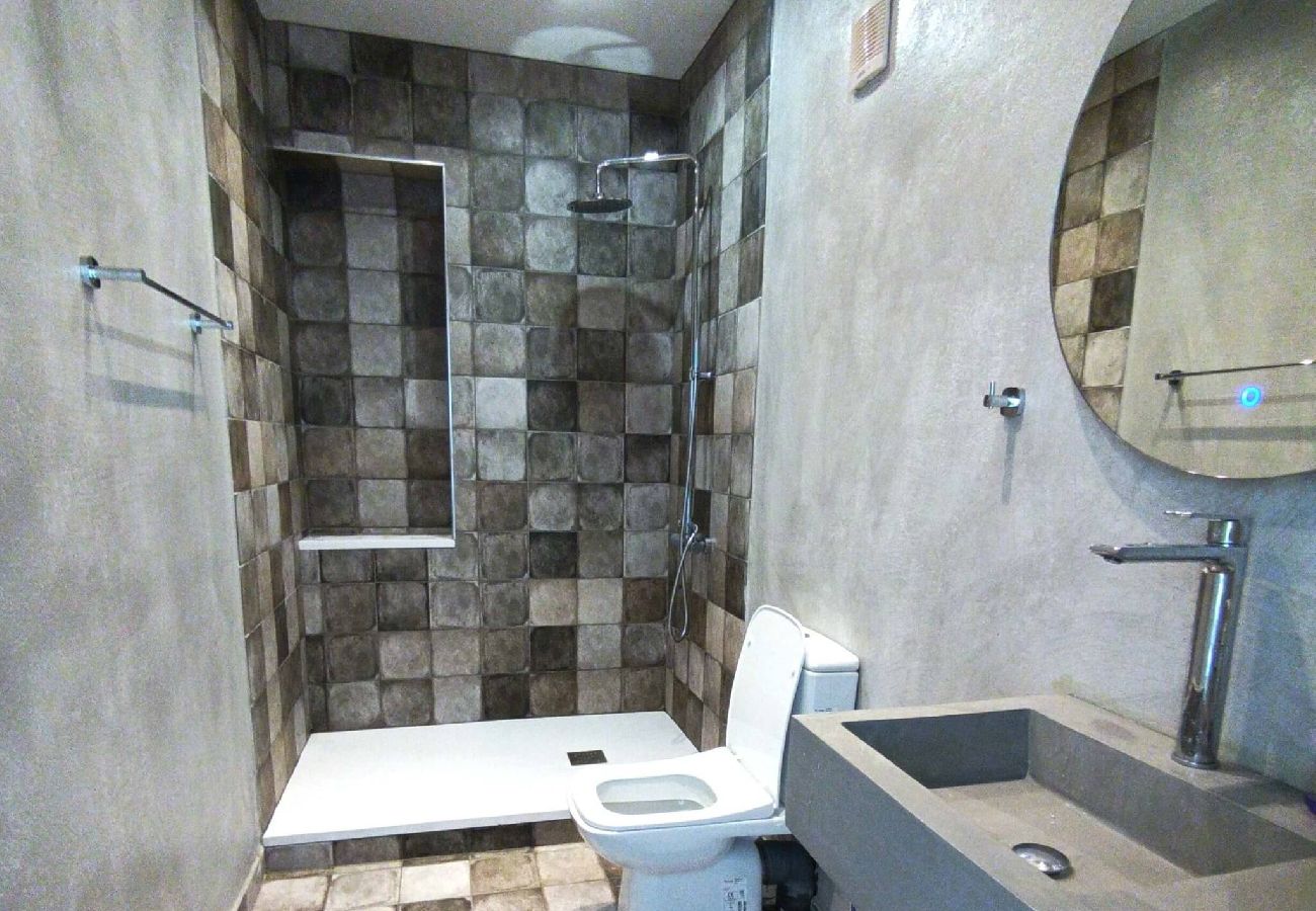 Studio in Skiathos - New studio with terrace for 3, quiet, near port 