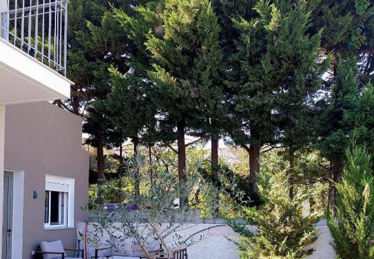 Studio in Skiathos - New studio with terrace for 3, quiet, near port 
