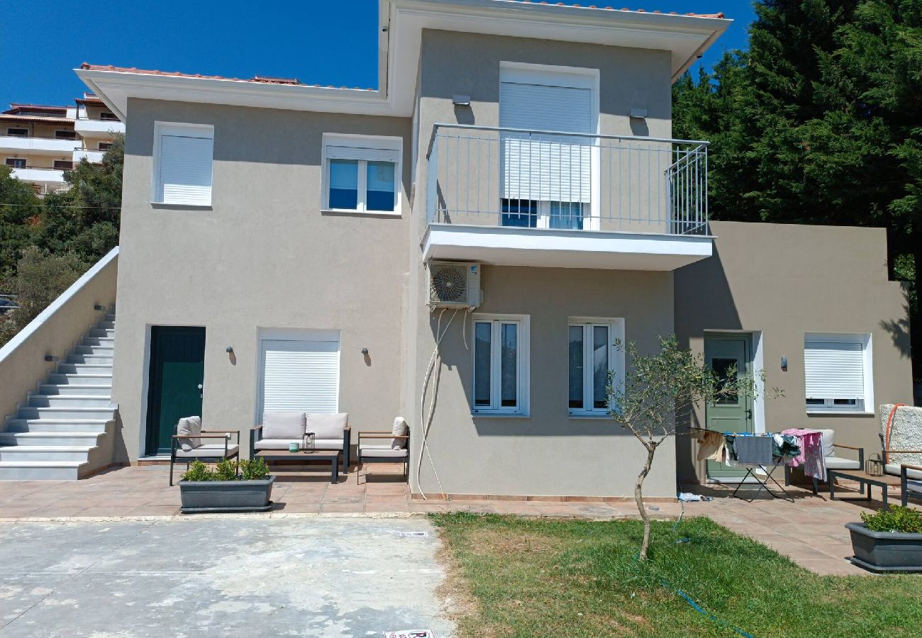 Studio in Skiathos - New studio with terrace for 3, quiet, near port 