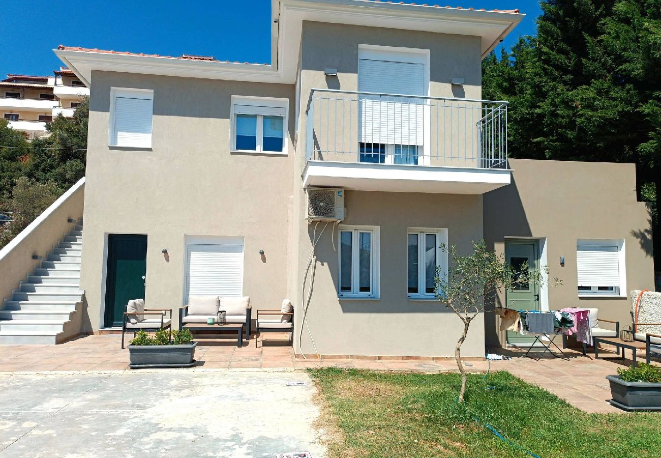 Studio in Skiathos - New studio with terrace for 3, quiet, near port 