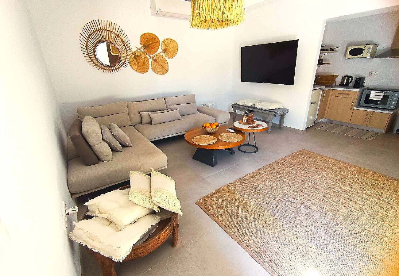 Apartment in Skiathos - modern new apartment near port 
