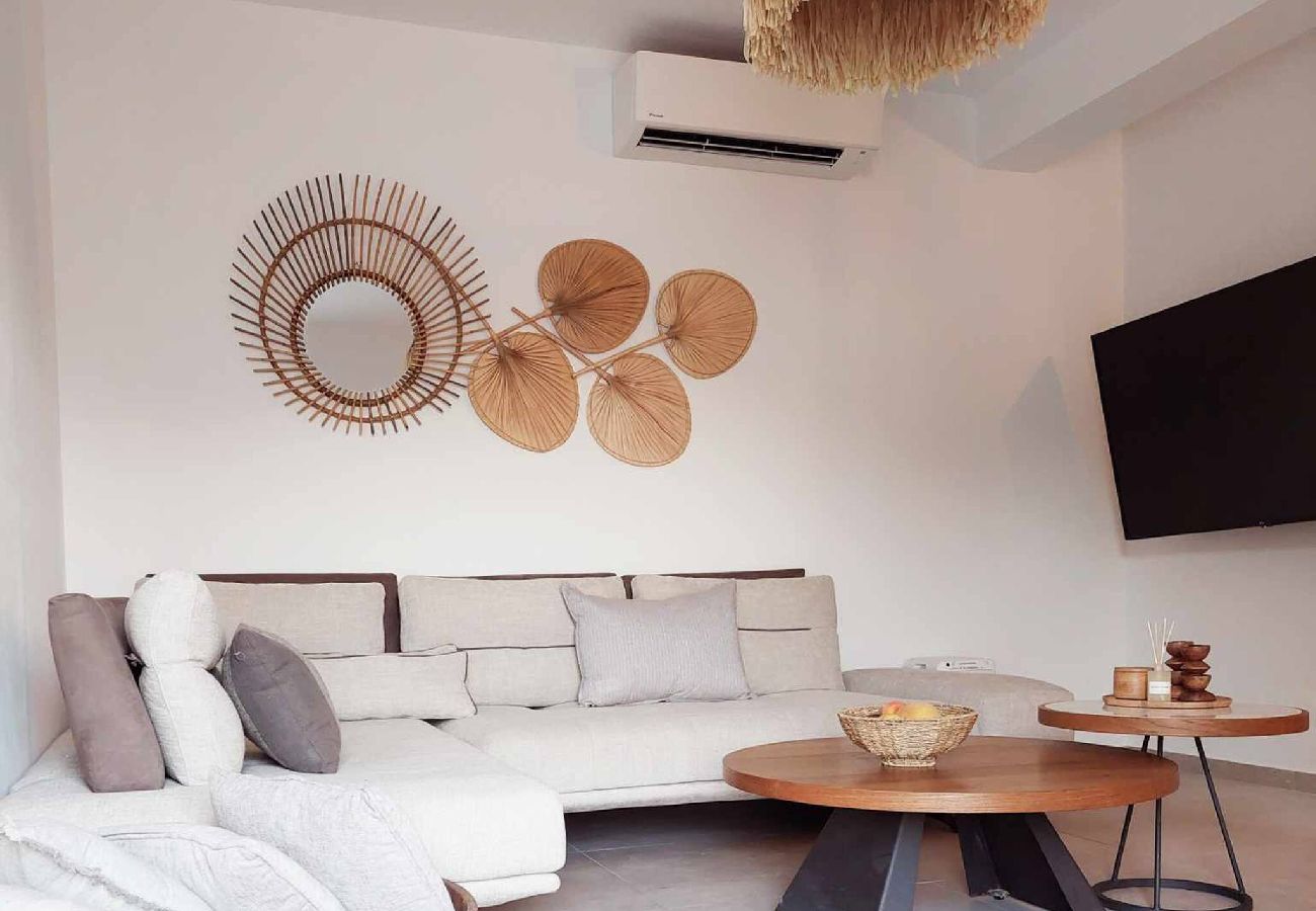 Apartment in Skiathos - modern new apartment near port 