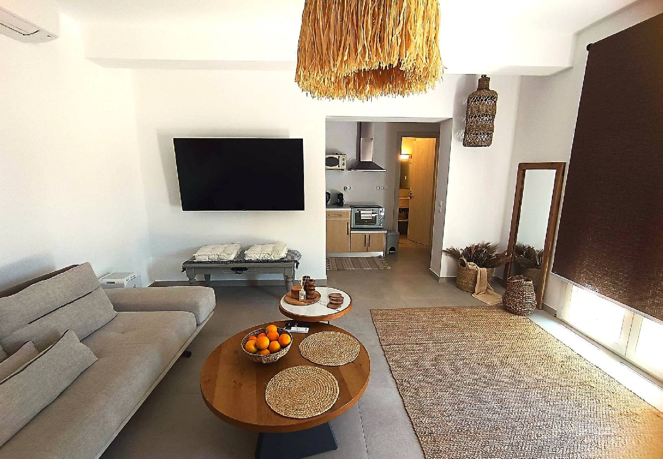Apartment in Skiathos - modern new apartment near port 