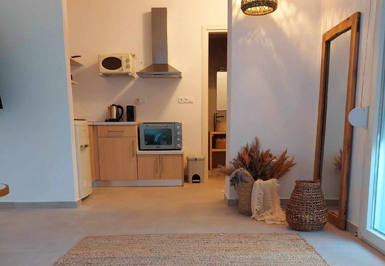Apartment in Skiathos - modern new apartment near port 