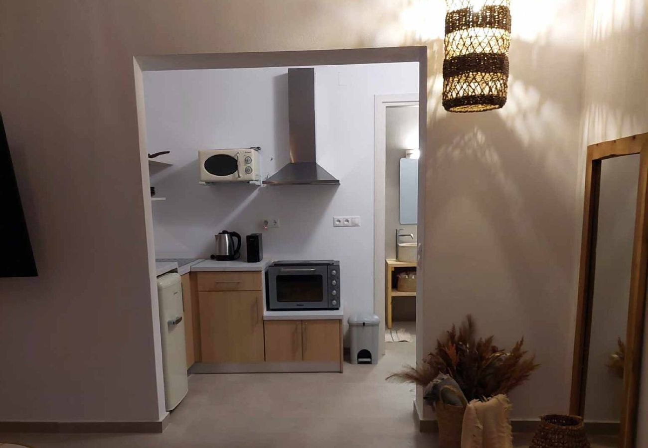 Apartment in Skiathos - modern new apartment near port 