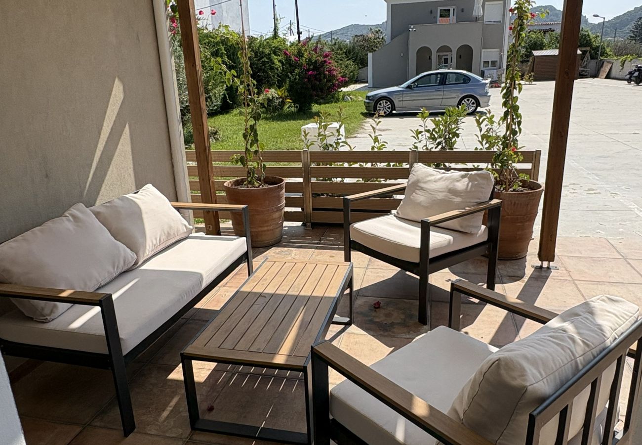 Apartment in Skiathos - Maya 4, modern ground floor apartment with terrace near port  