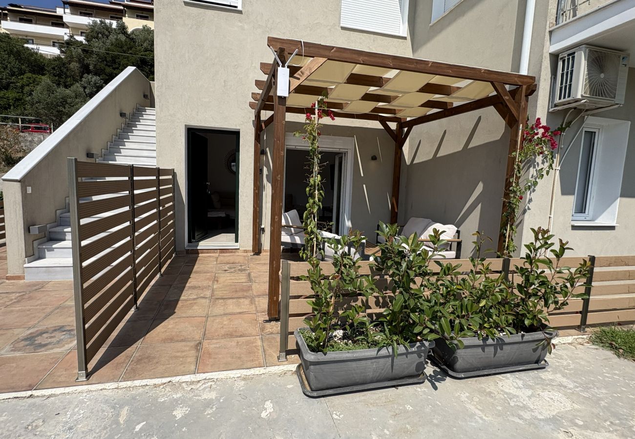 Apartment in Skiathos - Maya 4, modern ground floor apartment with terrace near port  
