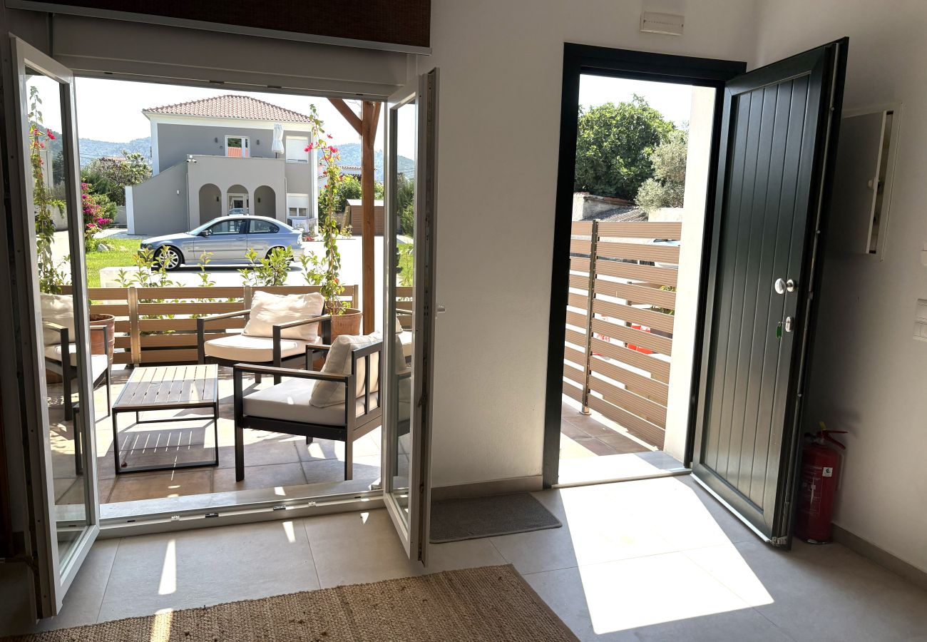 Apartment in Skiathos - Maya 4, modern ground floor apartment with terrace near port  