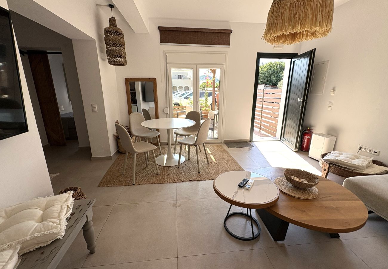 Apartment in Skiathos - Maya 4, modern ground floor apartment with terrace near port  