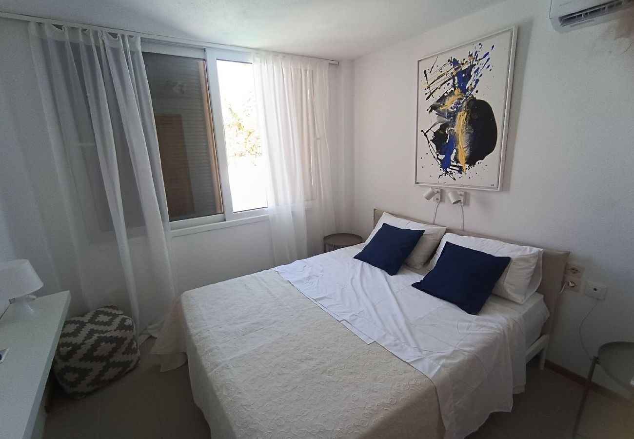 Villa in Skiathos - Villa Kosmos, super location with pool and sea views 