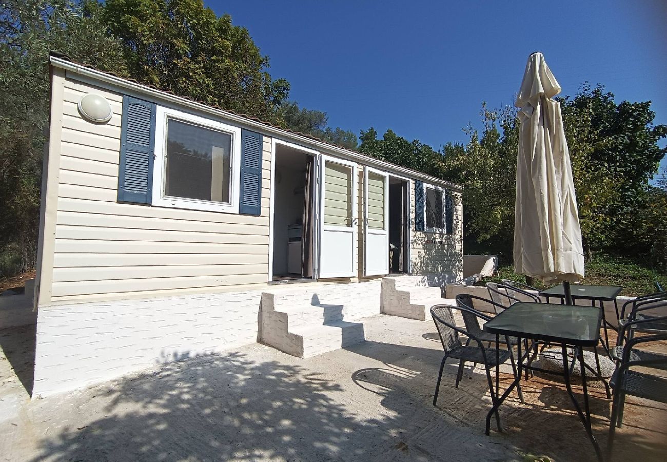 Mobile home in Skiathos - Fun mobile home in green valley 