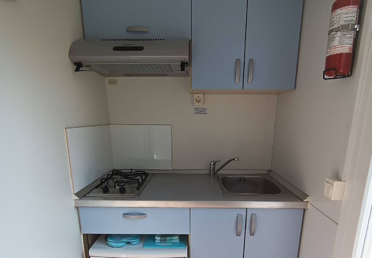 Mobile home in Skiathos - Fun mobile home in green valley 