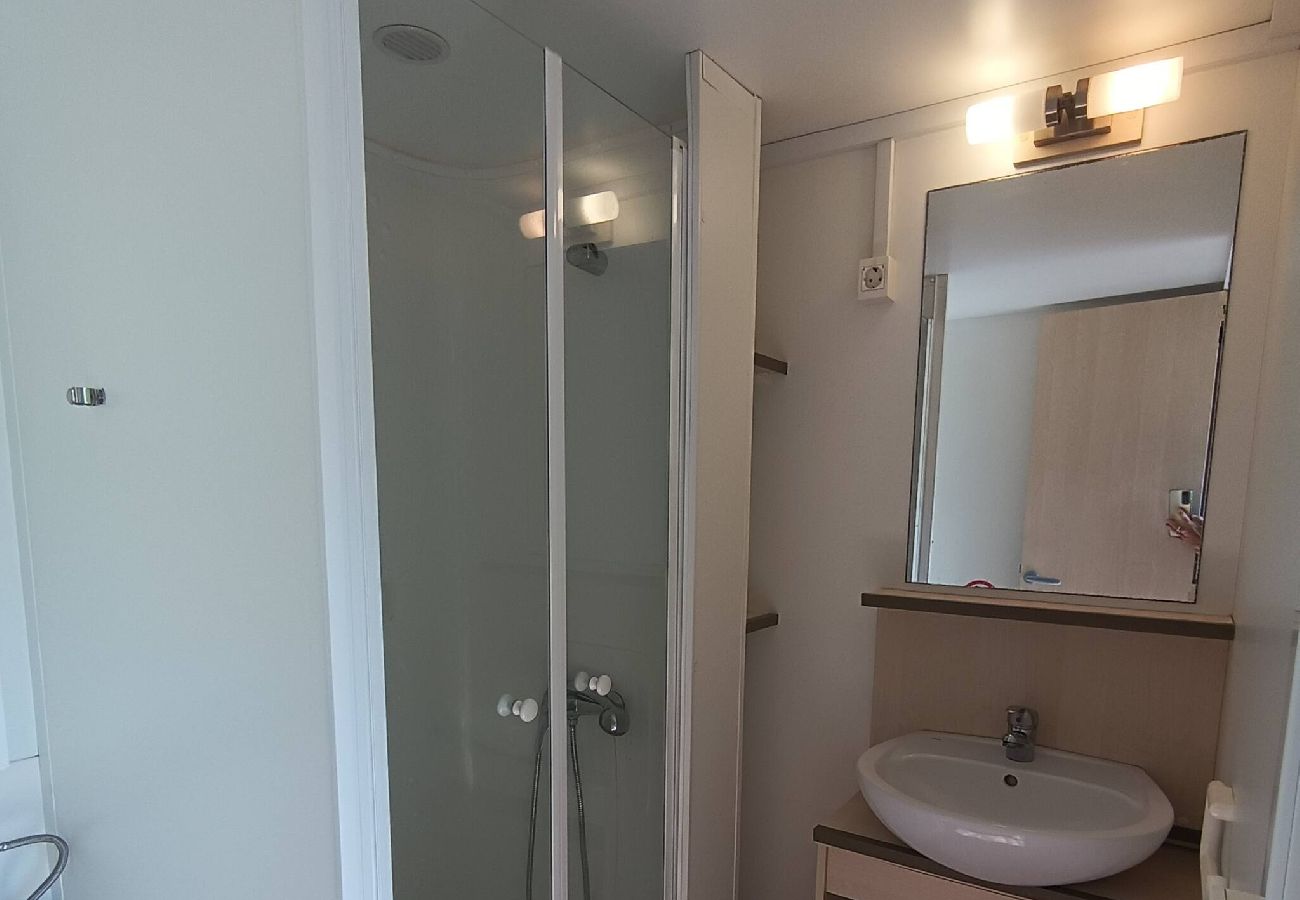 Mobile home in Skiathos - Fun mobile home in green valley 