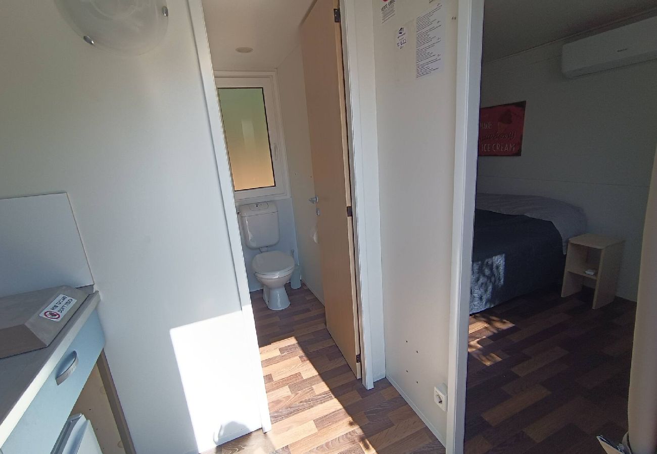 Mobile home in Skiathos - Fun mobile home in green valley 