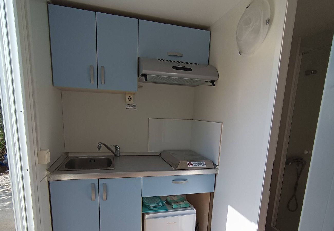 Mobile home in Skiathos - Fun mobile home in green valley 