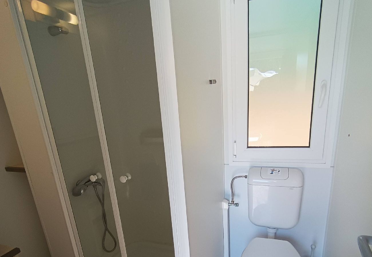 Mobile home in Skiathos - Fun mobile home in green valley 
