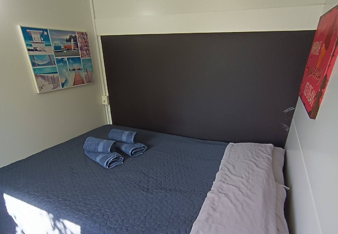 Mobile home in Skiathos - Fun mobile home in green valley 