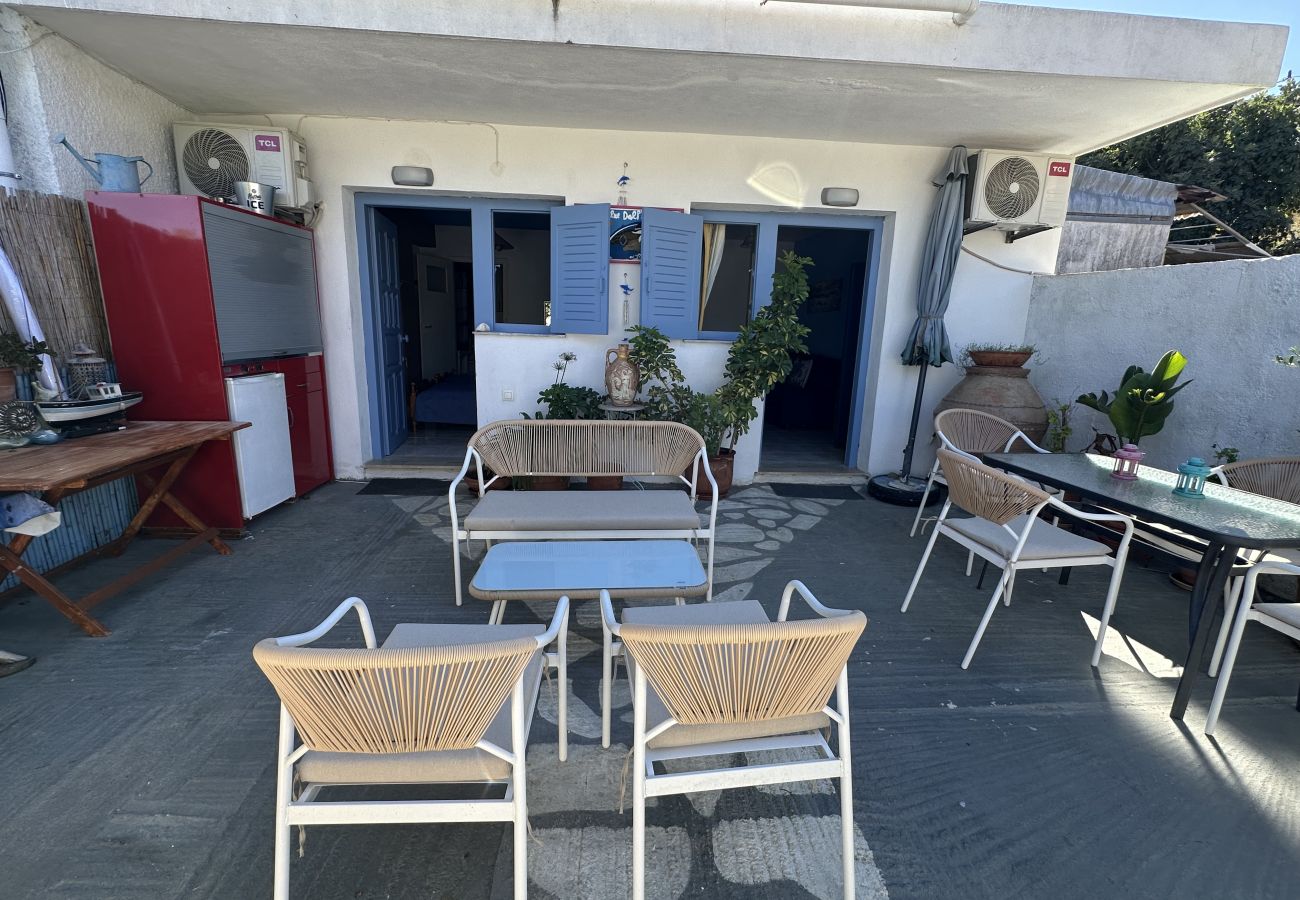 House in Skiathos - 2 bedrooms and courtyard in town 