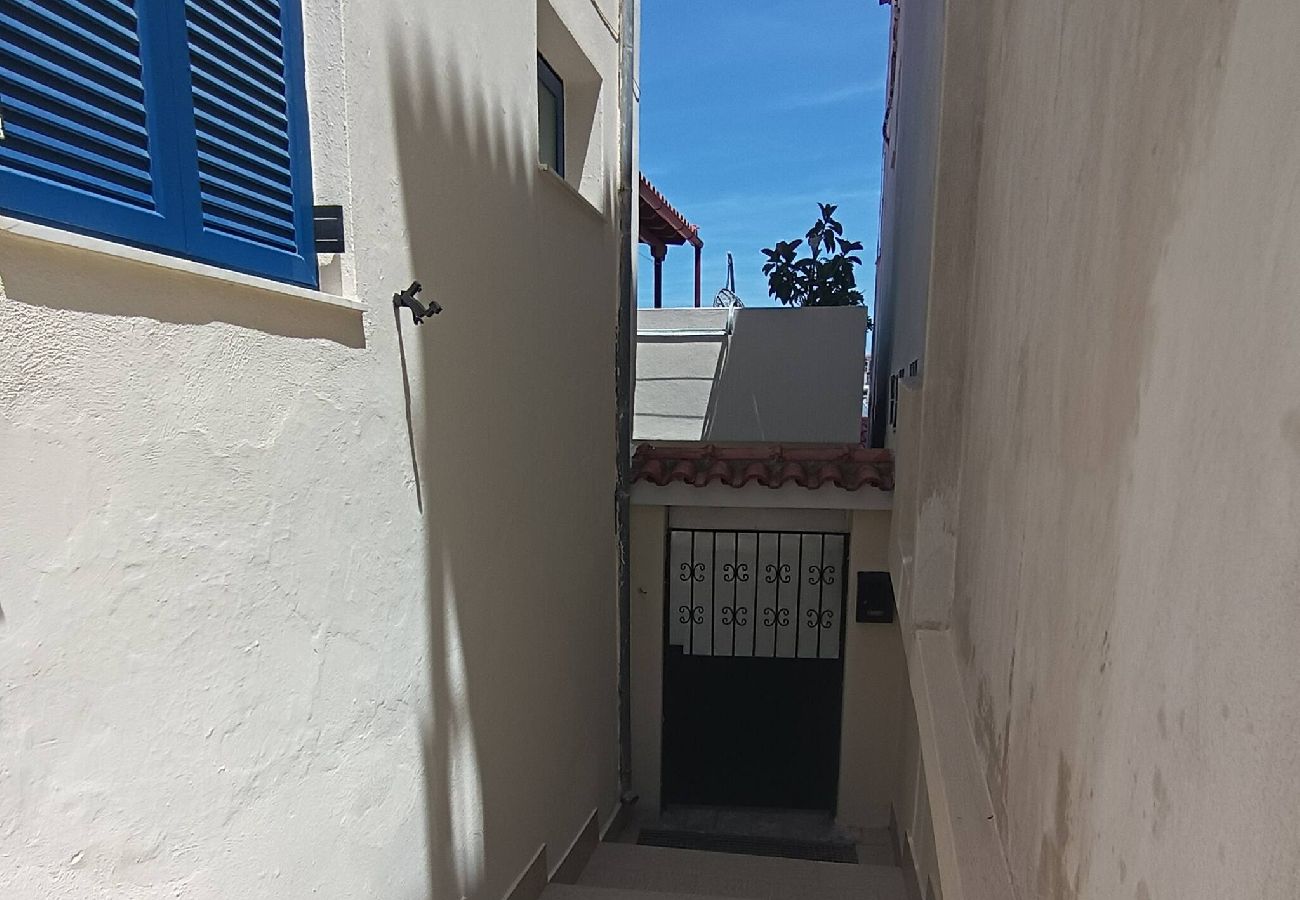 House in Skiathos - The fortress, beautiful private house for 6 